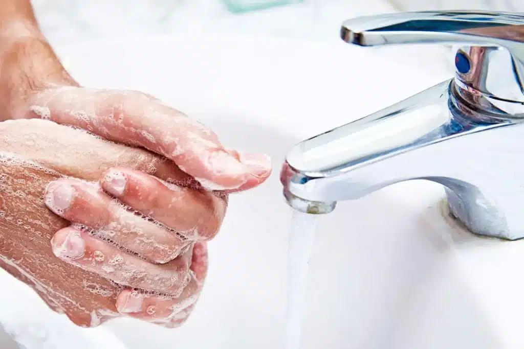 Hygiene and grooming at work