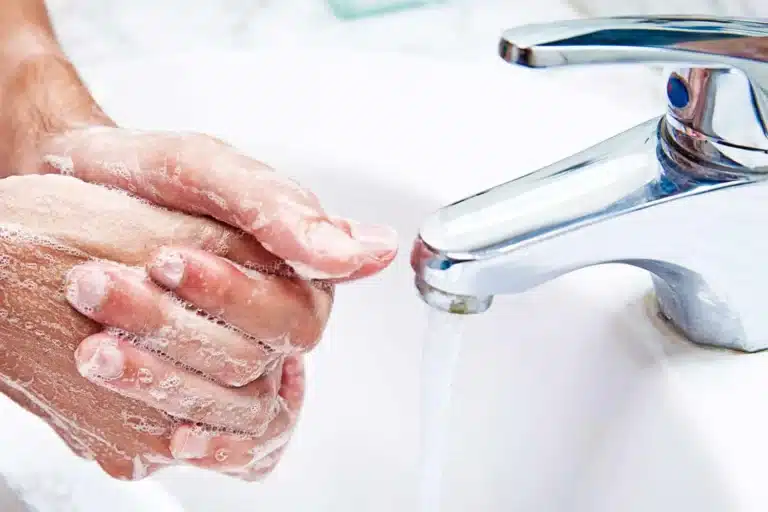 Hygiene and grooming at work